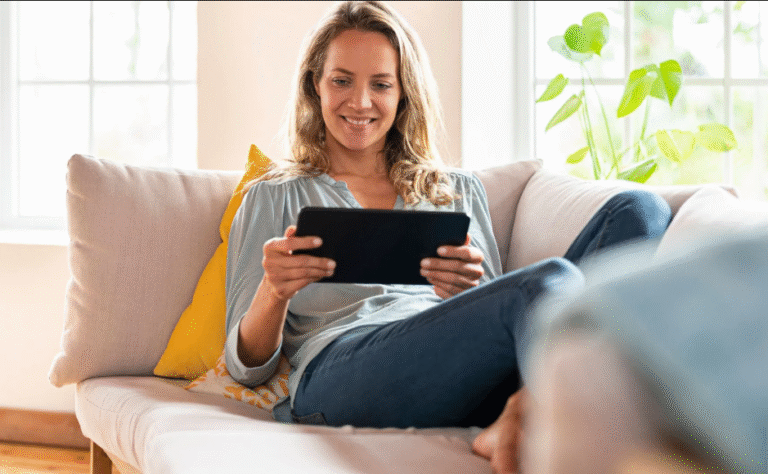 How Bloggers Share Updates via WhatsApp Web Version Login and Telegram Chinese