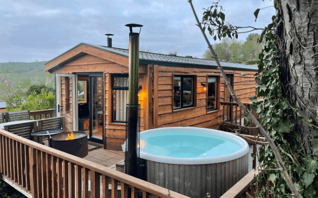 Scenic Lakeside Lodges in Yorkshire for a Relaxing Retreat 